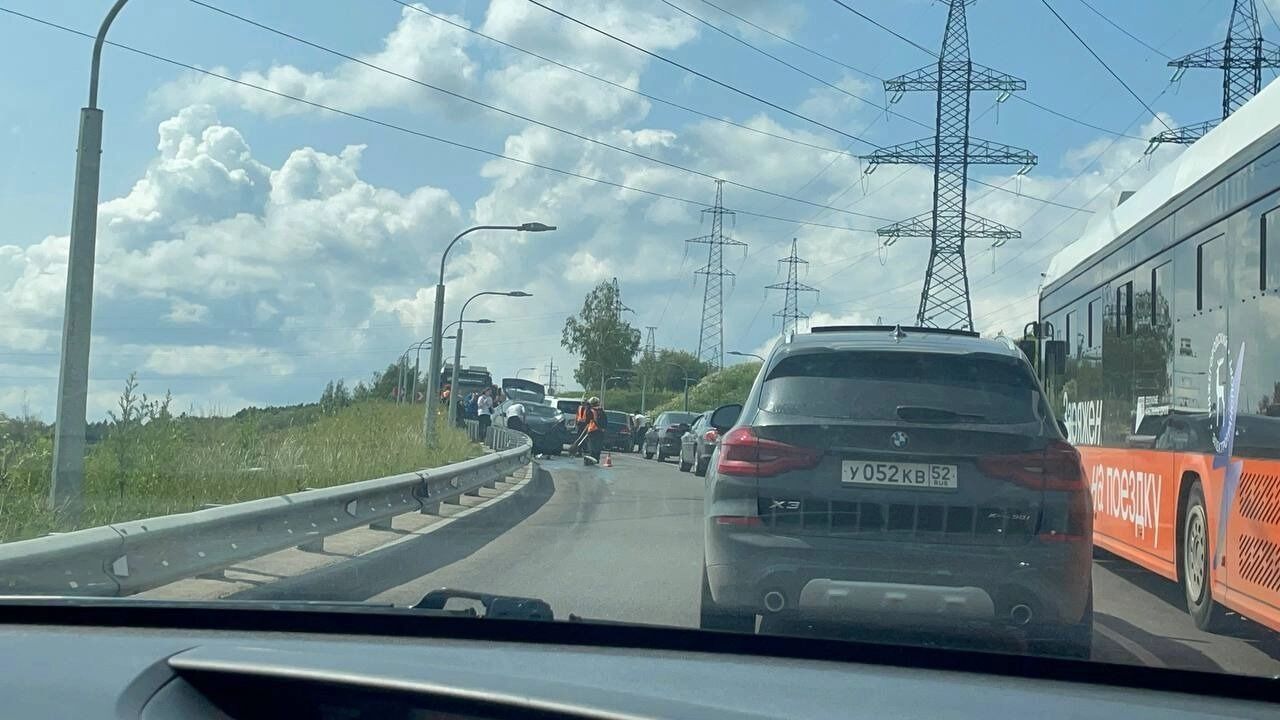 Нижегородцы встали в пробки из-за ДТП