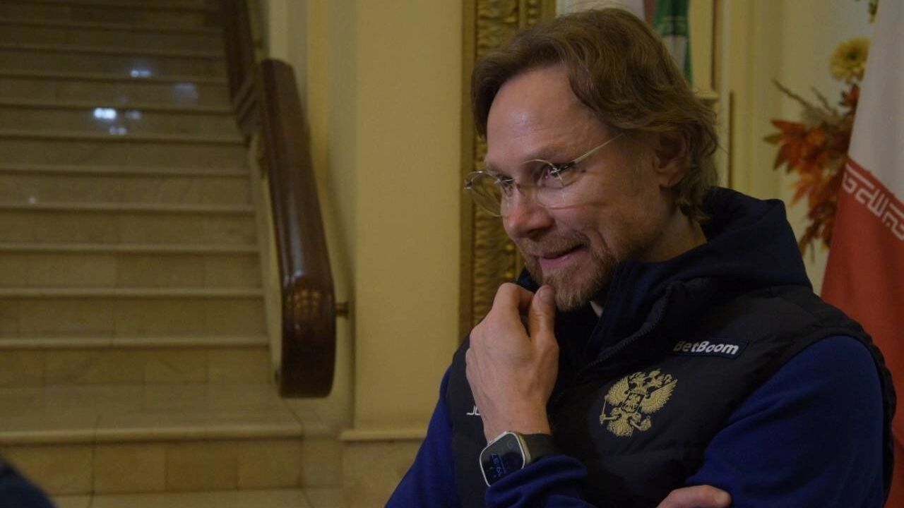 Валерий Карпин