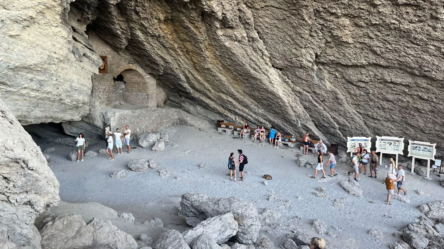 Грот Галицина