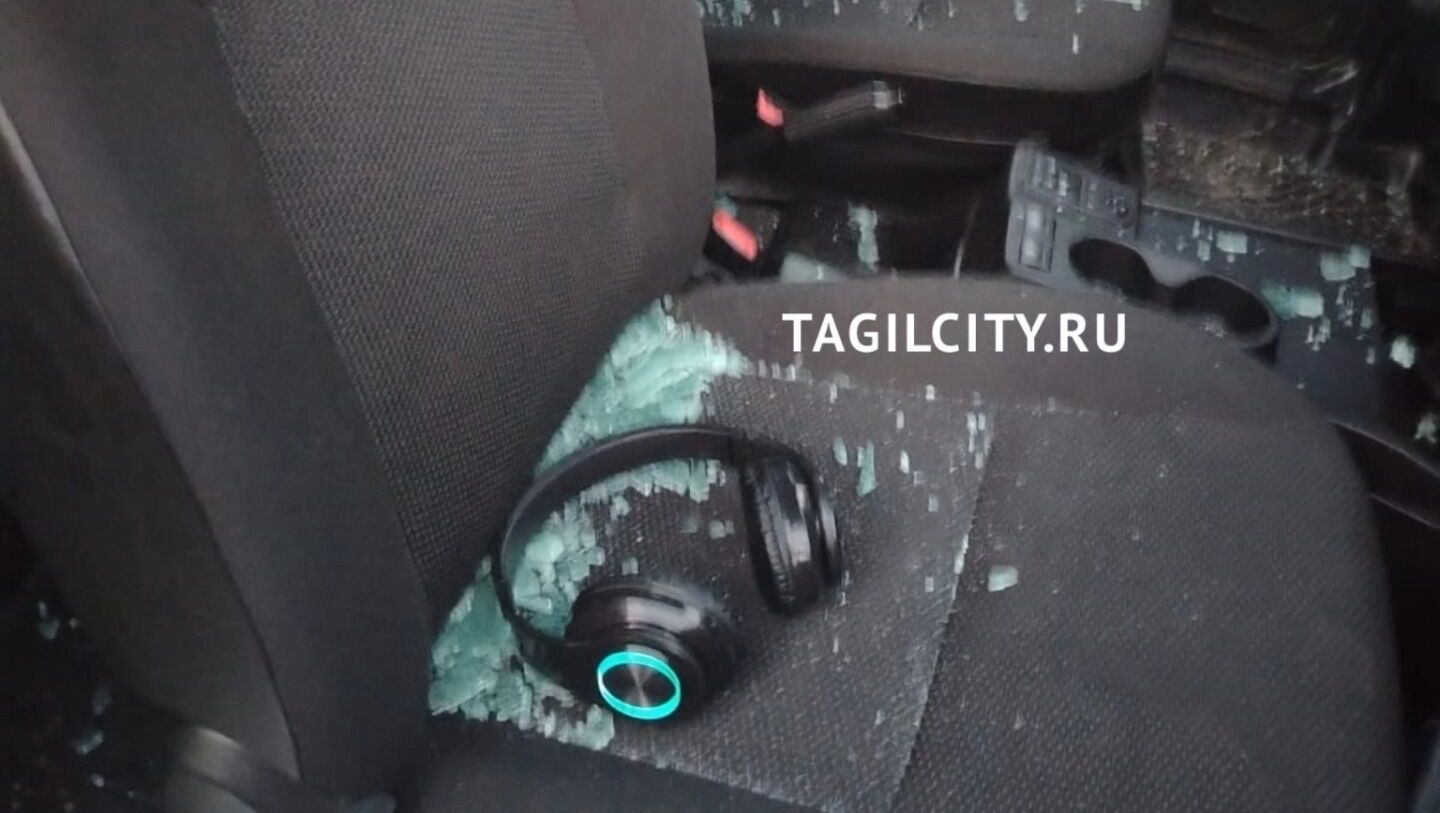 В Нижнем Тагиле неизвестные разбили и обокрали авто, пока хозяин был в лесу