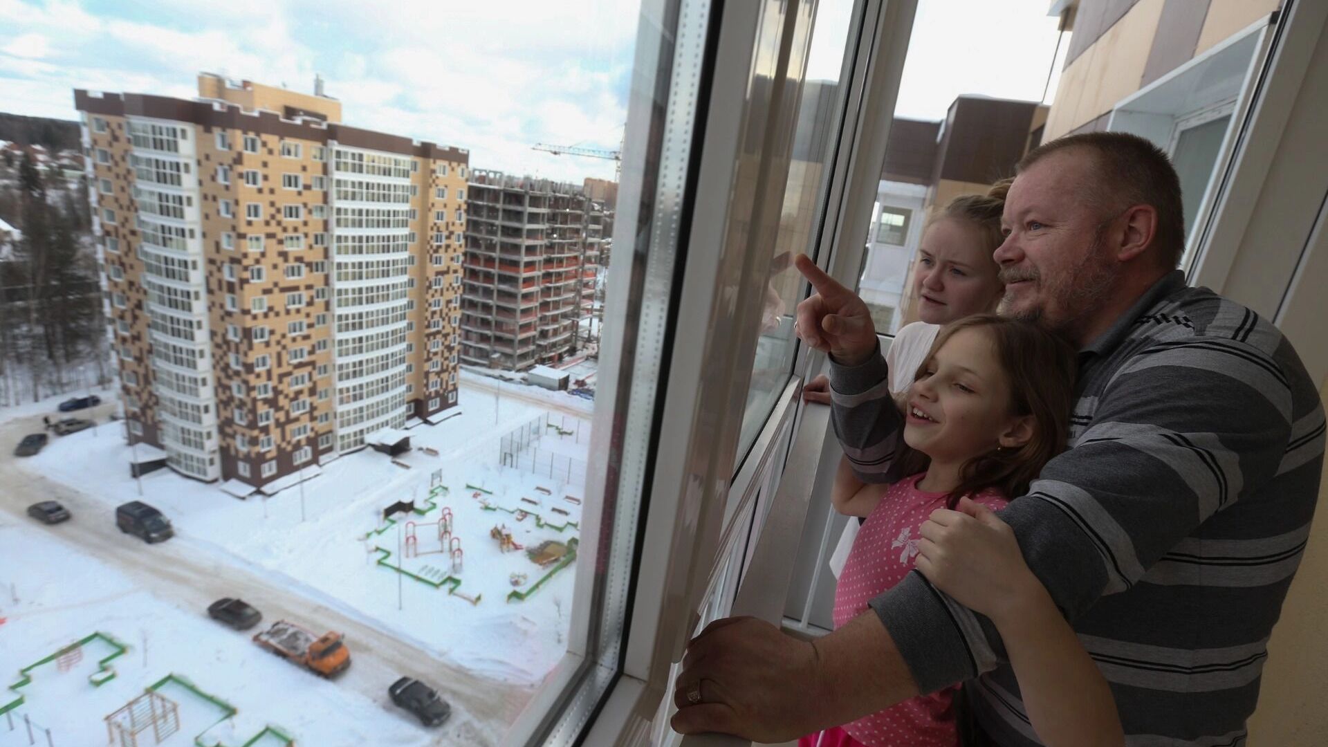 Рожайте, но живите где хотите. У государства кончаются деньги на семейную ипотеку