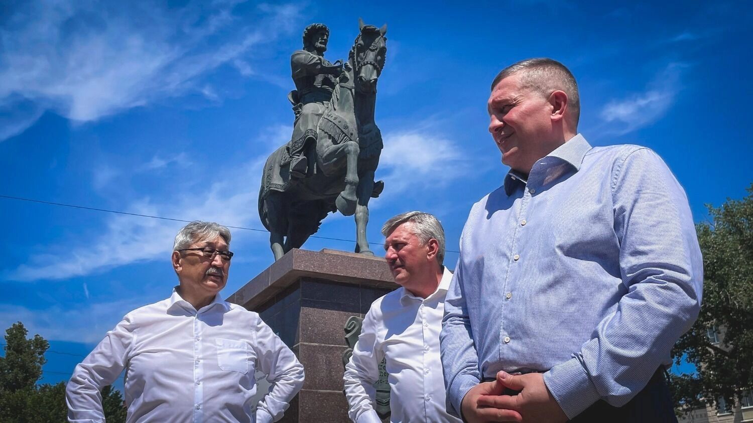Территорию вокруг памятника Засекину тоже благоустроят