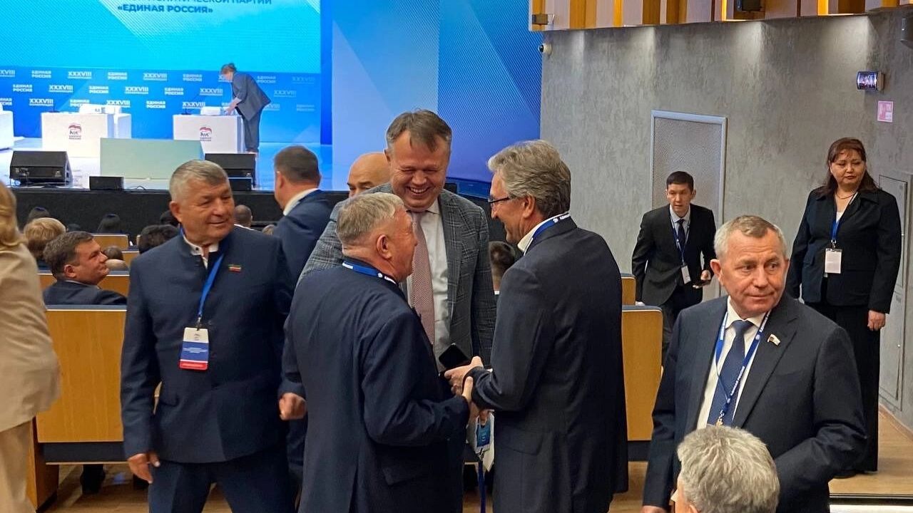  Трех медиков заметили коллеги и даже попросили сфотографировать.