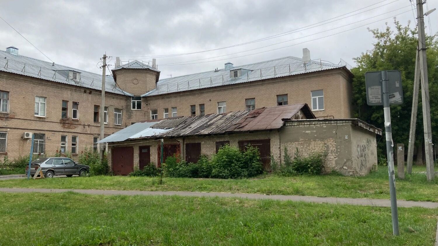 Улица Индустриальная в Авиастроительном районе Казани