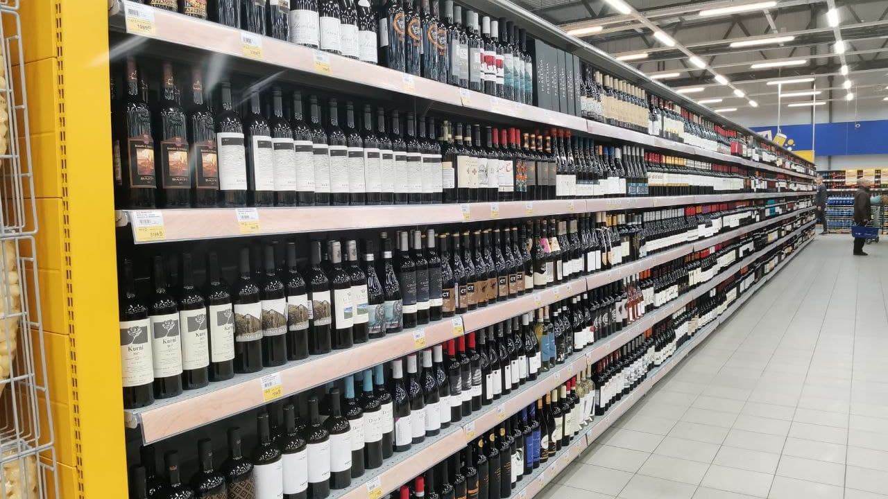 В Петербурге решили не ограничивать продажу алкоголя 1 сентября