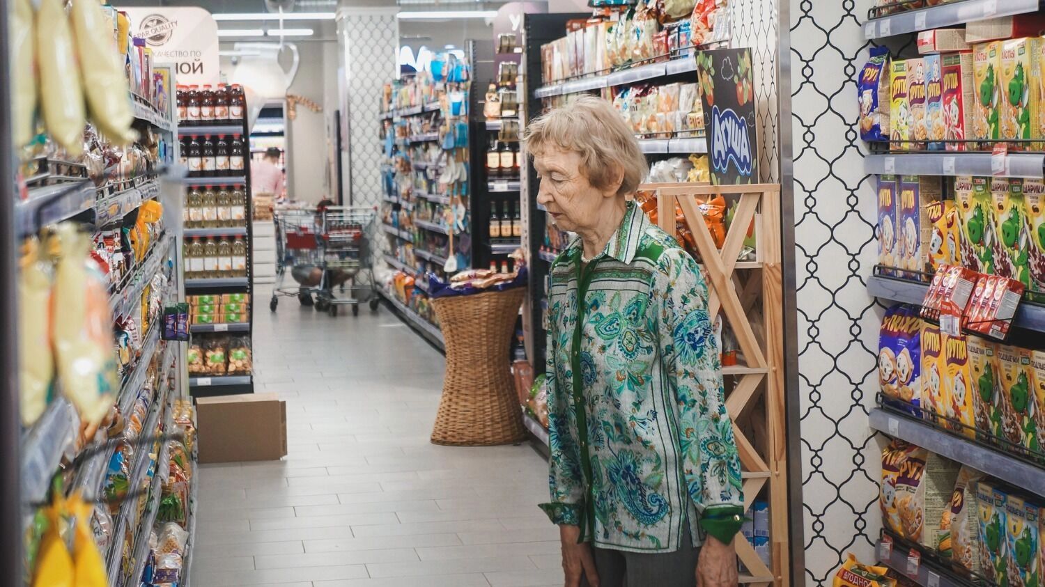 Ожидание массовой нищеты? Зачем депутаты хотят вернуть продуктовые карточки
