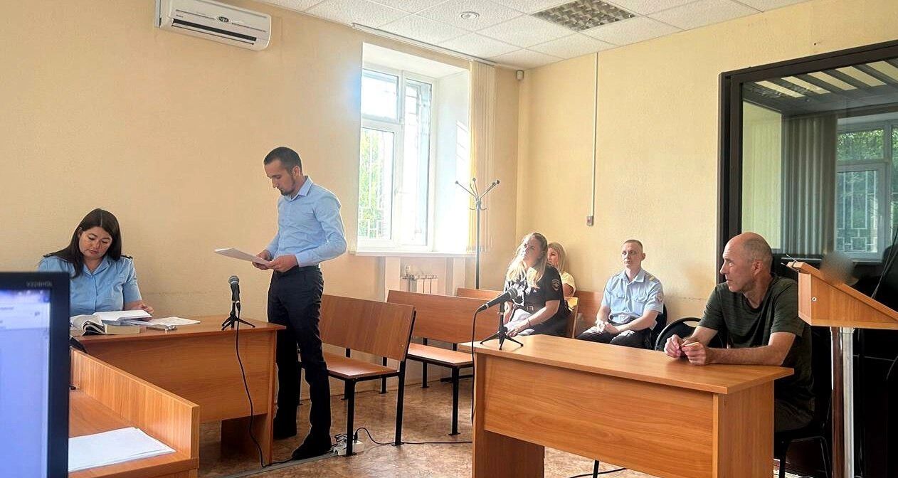 Суд в Удмуртии отпустил на свободу подростка, избившего мужчину в трамвае