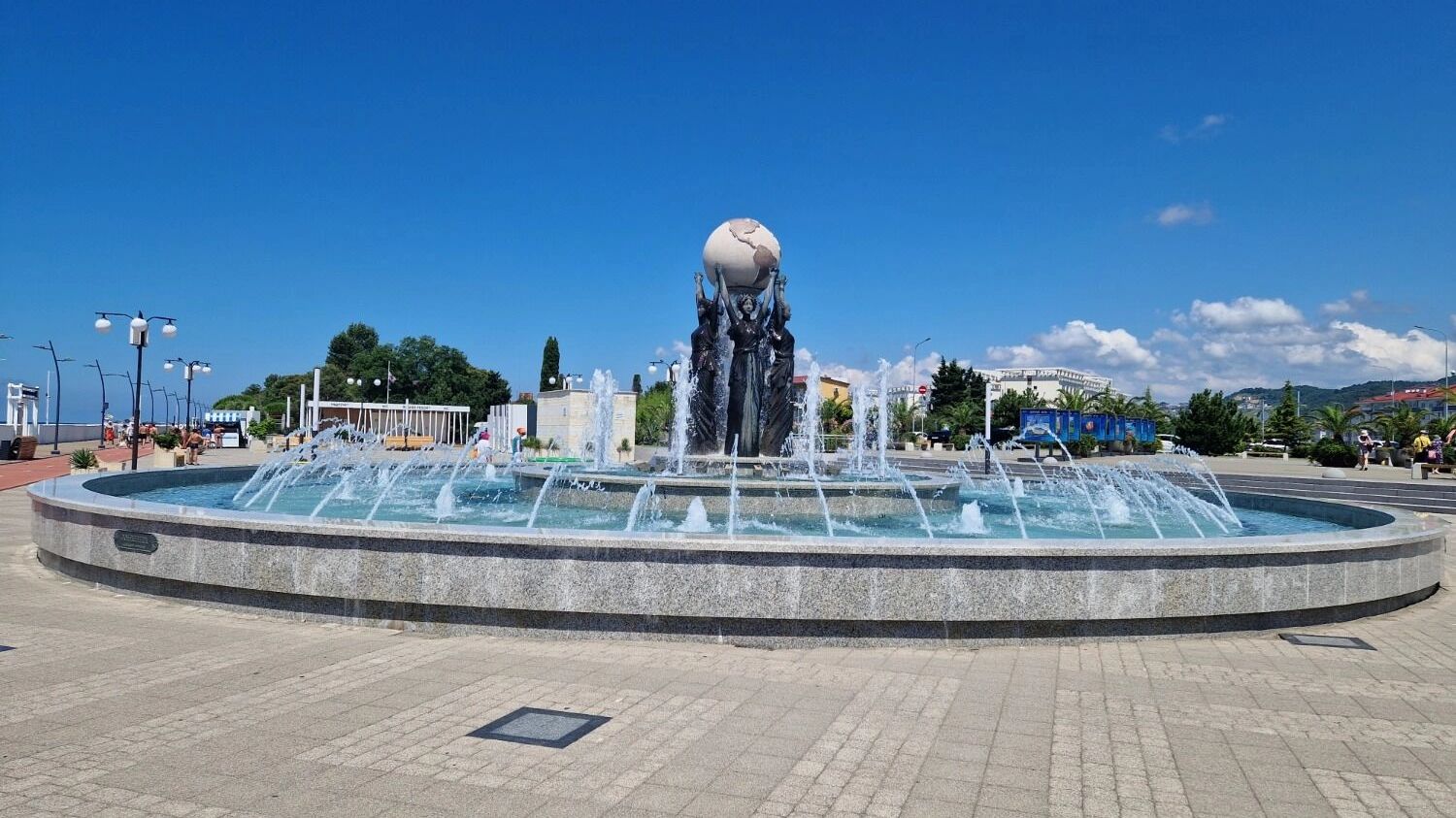 Фонтан Мира в Сириусе, Черное море