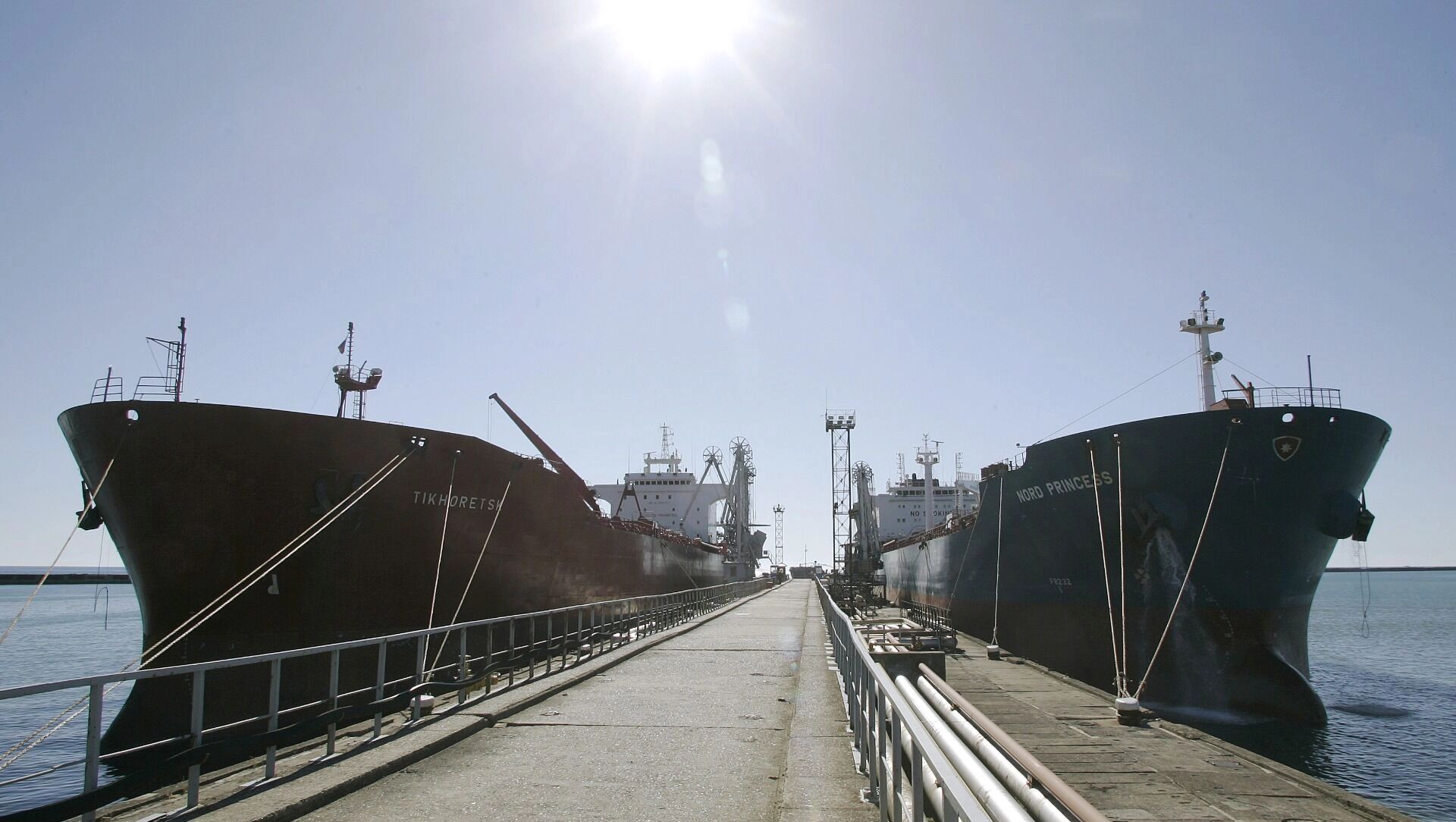 Санкционный подарок нефтянке от ЕС: потолок цен будет слабее, но опаснее в будущем
