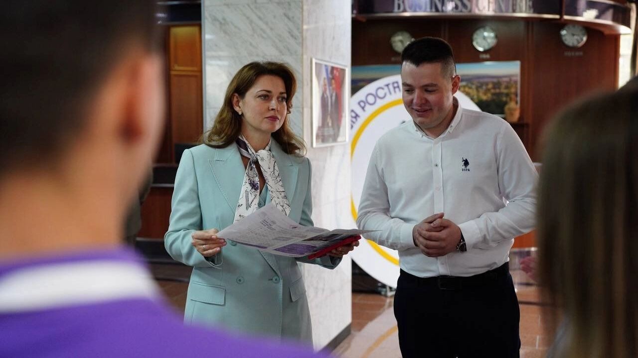Каринэ Хабировой к лицу пастельные сдержанные светлые тона
