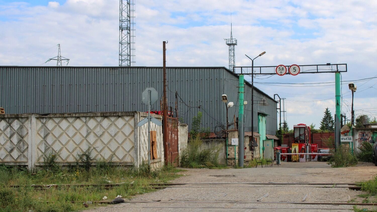 Бизнес в районе перекрестка Тихорецкая - Крутовская