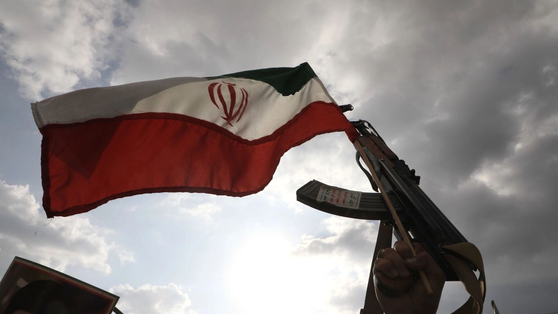 От «бумажного тигра» к кошмару Пентагона: почему США испугались новое оружие Ирана