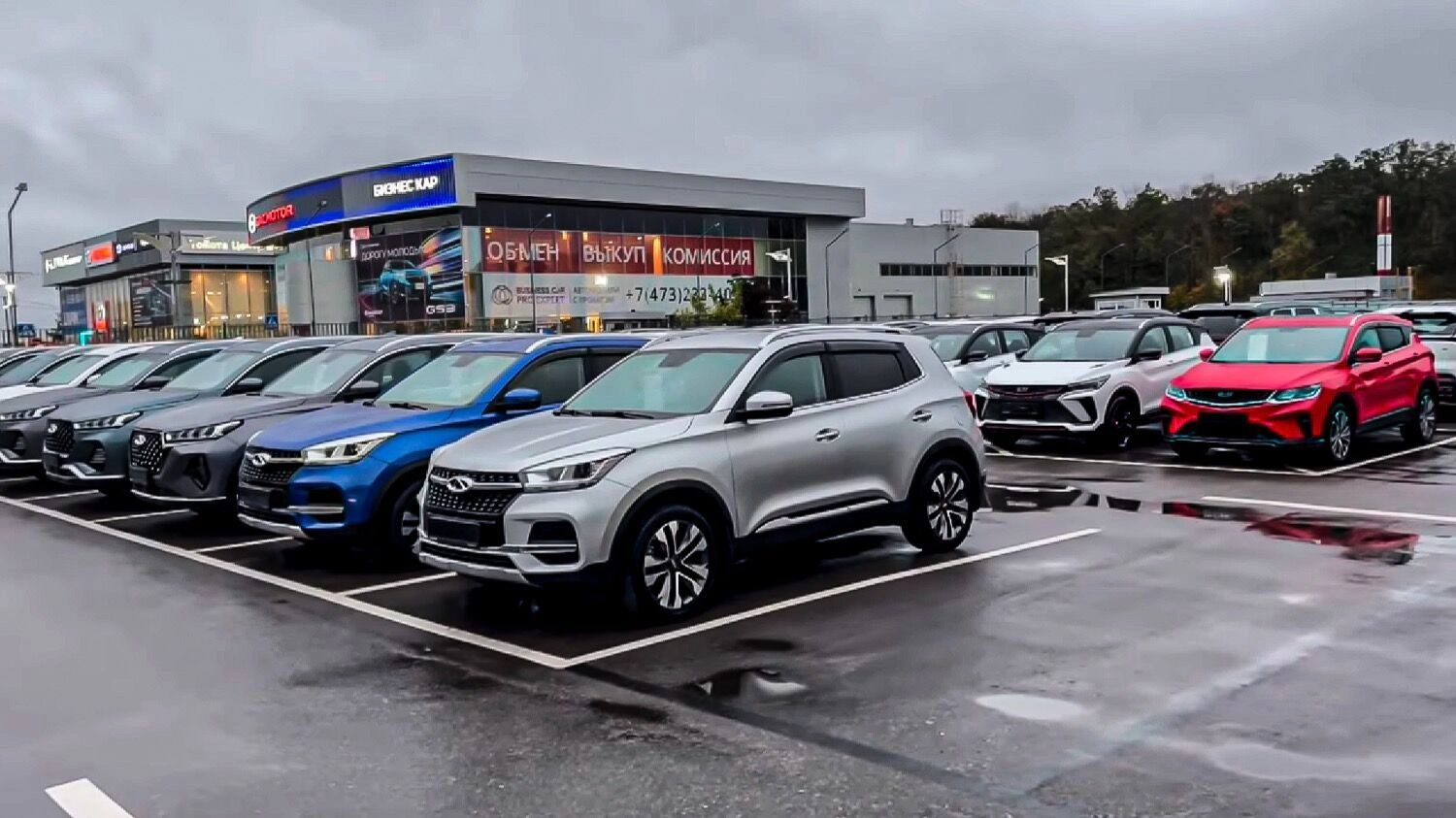 Свежих китайских авто с небольшим пробегом — хоть отбавляй