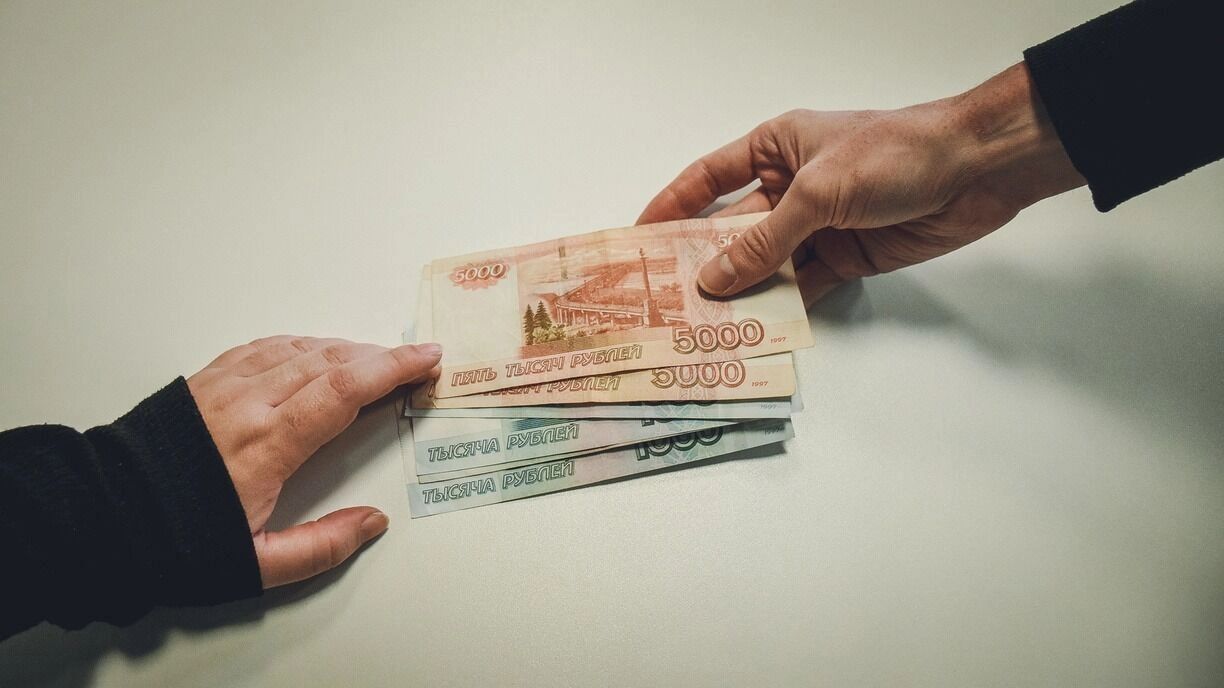 Минус 20% от зарплаты: как теперь будут наказывать за выговоры и опоздания