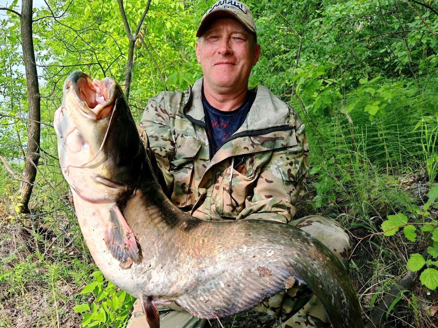 Нижегородец поймал огромного сома