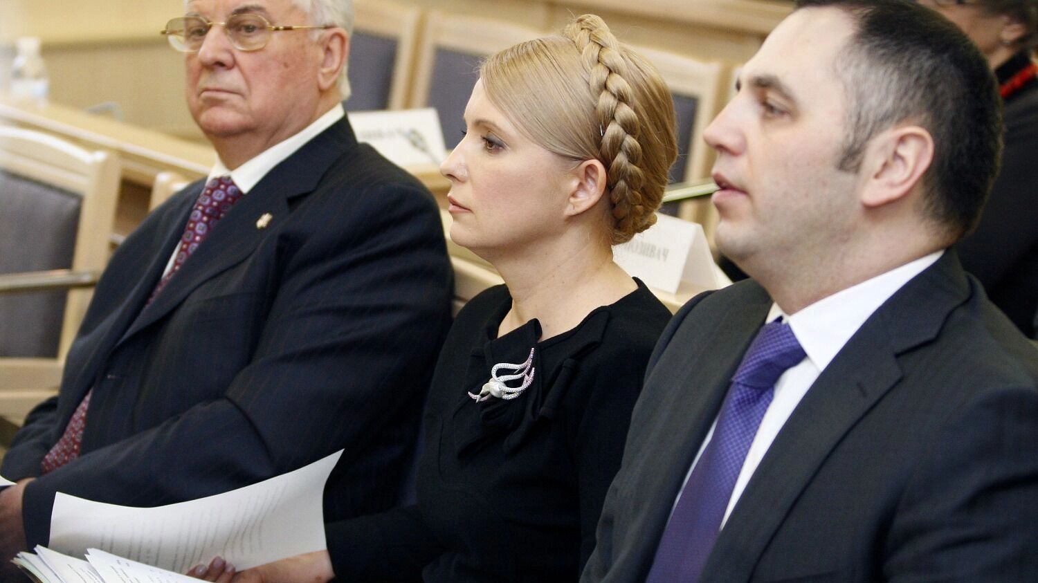 Украина. Киев. 2010 год. Первый президент Украины Леонид Кравчук, премьер-министр Украины Юлия Тимошенко и заместитель главы фракции БЮТ Андрей Портнов (слева направо)