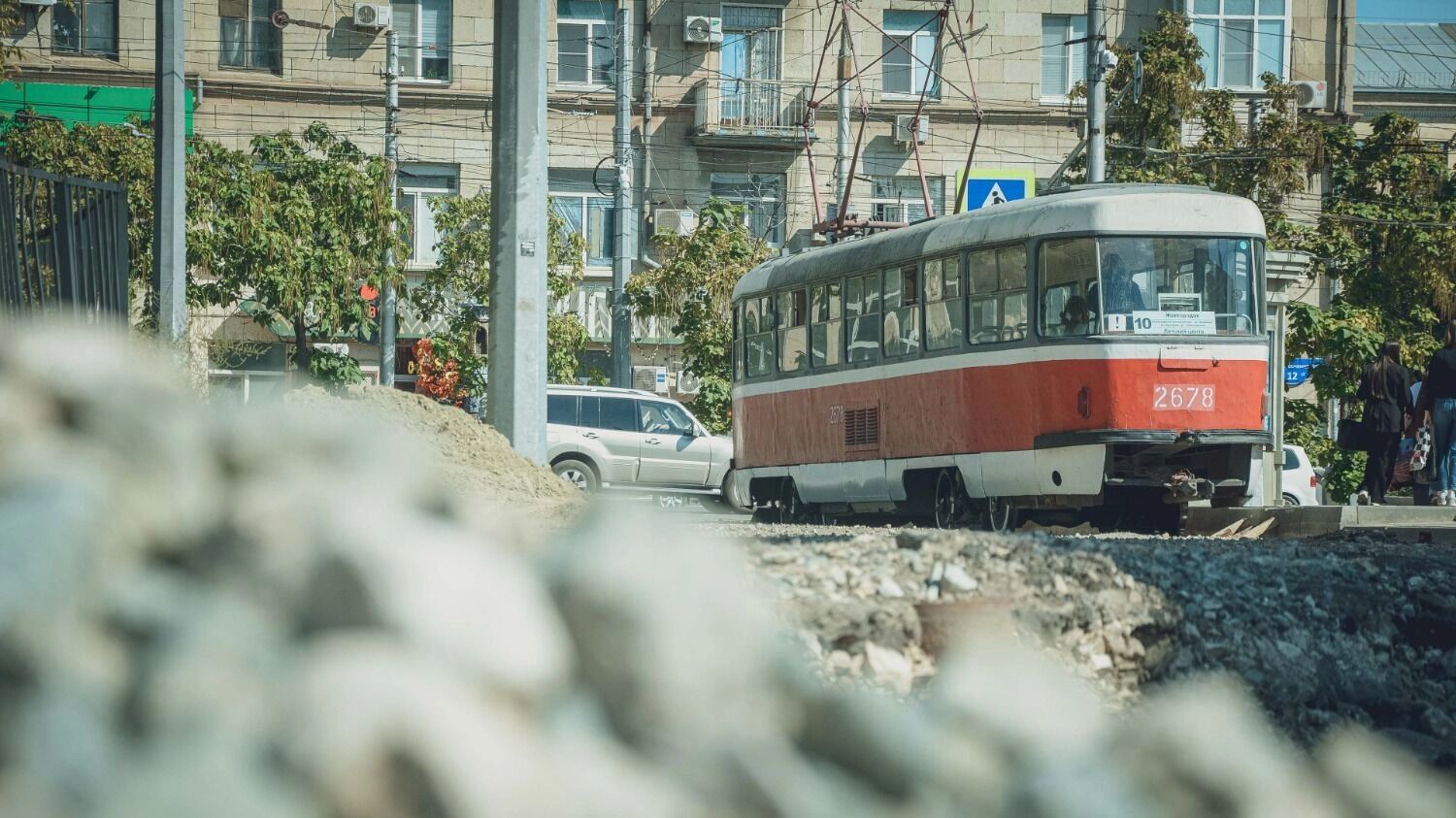Работы на разворотном кольцу у «Детского центра» пока не завершены