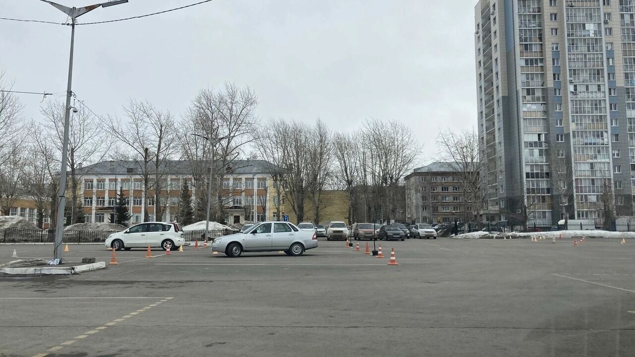 При замене водительского удостоверения сдавать теоретический и практический экзамены на вождение не надо