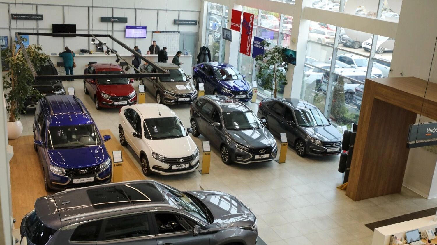 Вопрос дня: что делать с накоплениями — потратить или оставить на «черный» 2026 год?