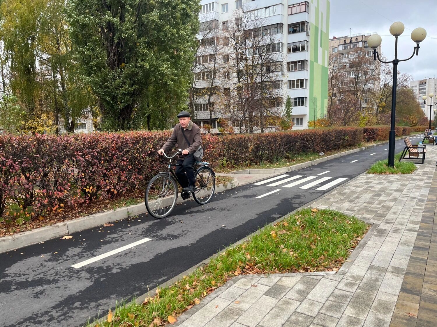 Велодорожка на бульваре Первого салюта