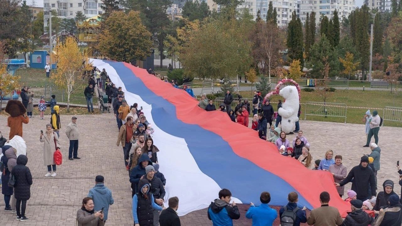 Волгоград отмечает День народного единства концертами и угощениями