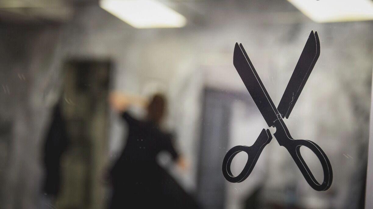 Среди российских мужчин начала формироваться мода на хороший уход у стилистов и барберов