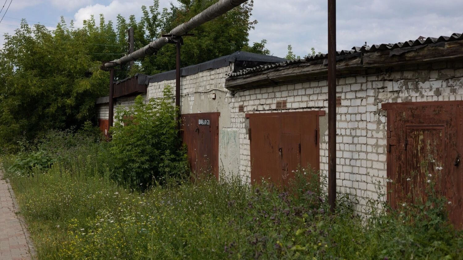 Первый выход из метро постоят в районе дома №50 на улице Станционная