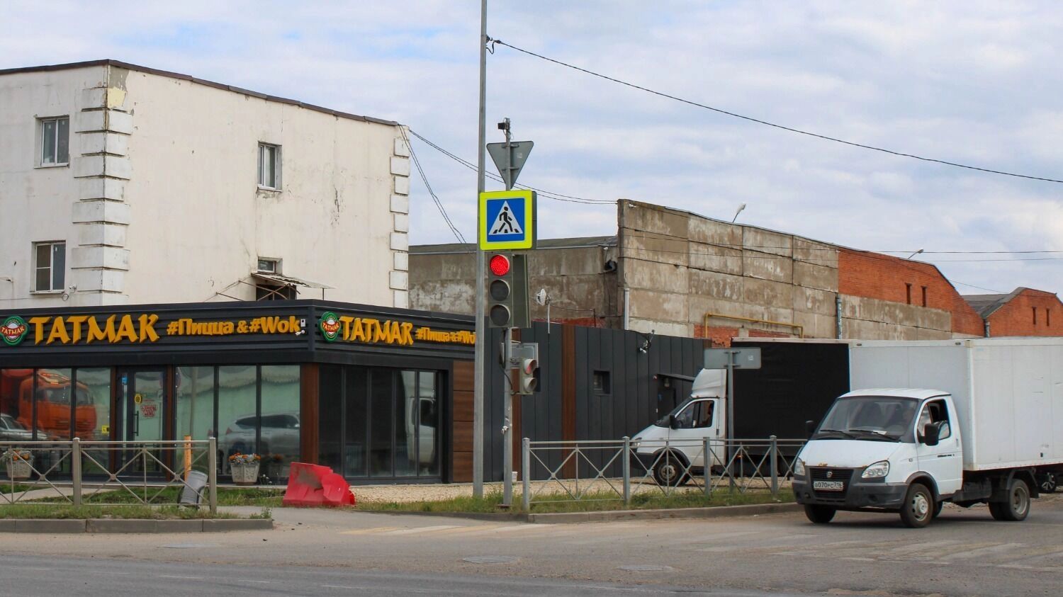 Бизнес в районе перекрестка Тихорецкая - Крутовская