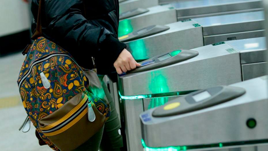 На всех станциях метро Петербурга до конца года появятся биометрические турникеты