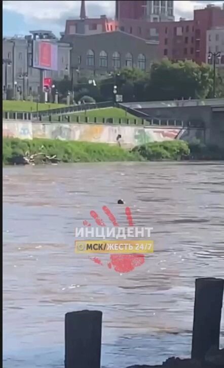 Из Иртыша достали тело мужчины