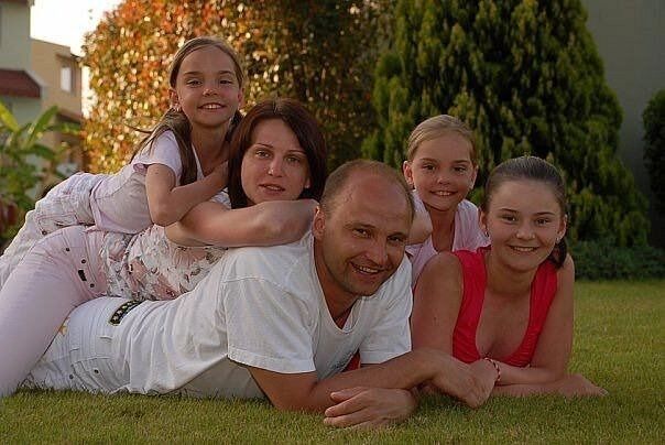 Сестры Аверины с&nbsp;родителями