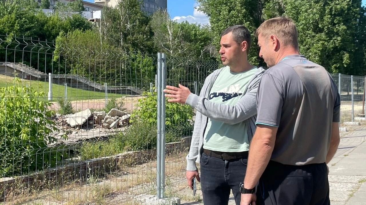 Под символом Сталинграда по-прежнему зияет разруха и пустота
