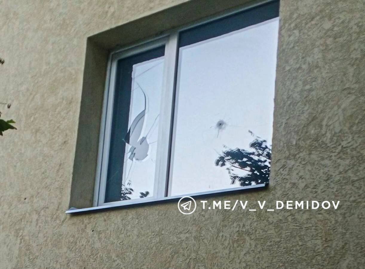 Беспилотники повредили фасады частных домов и автомобили в Белгороде