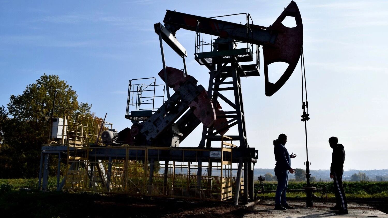 «Большая распродажа „Лукойла“»? Россию и Европу ждут новые проблемы от свежих санкций