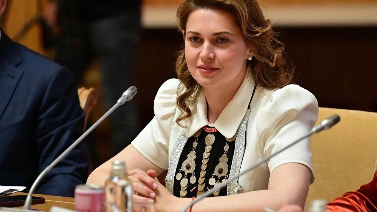 Здесь это же украшение ближе