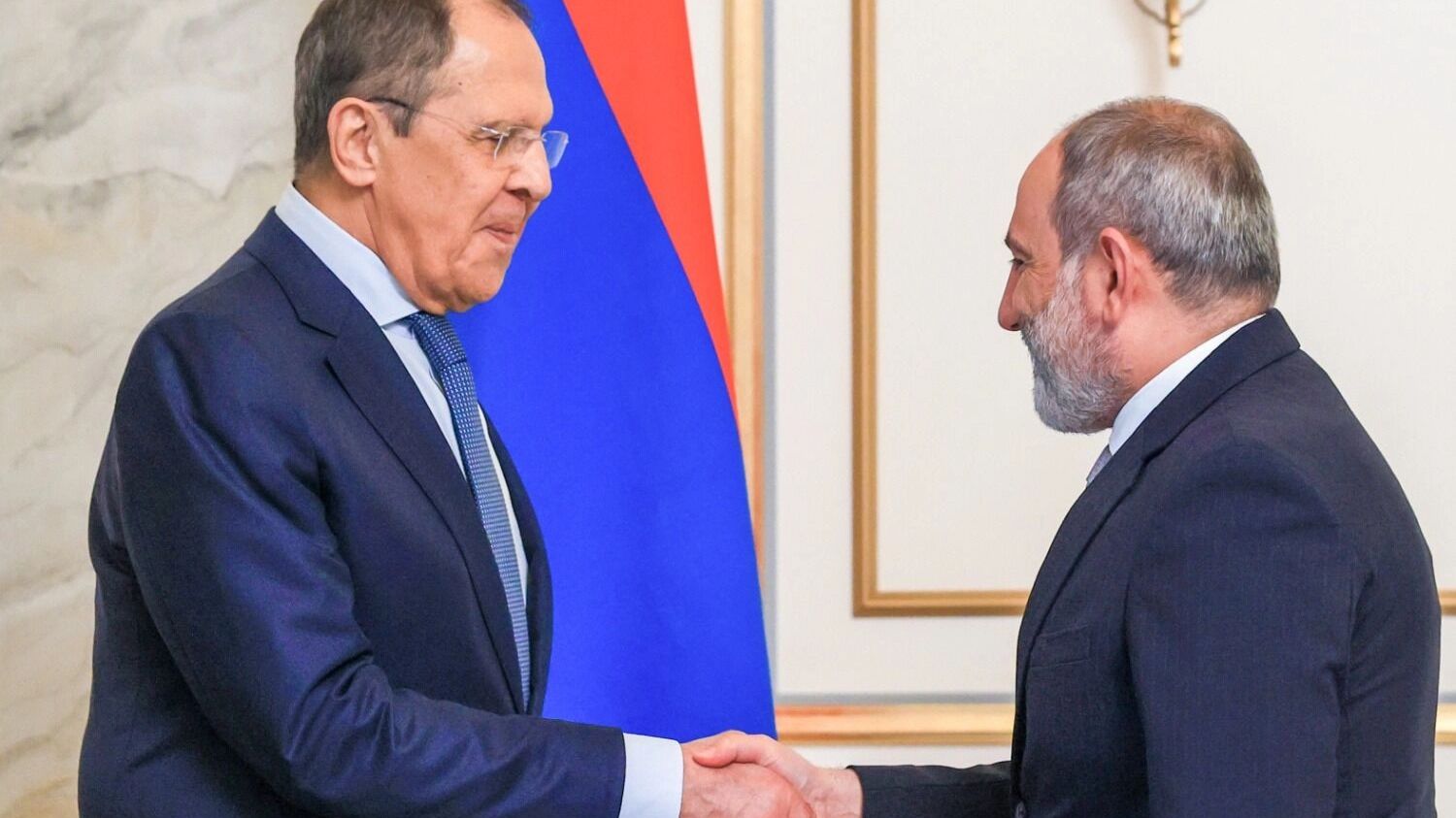 Армения. Ереван. Министр иностранных дел РФ Сергей Лавров и премьер-министр Армении Никол Пашинян