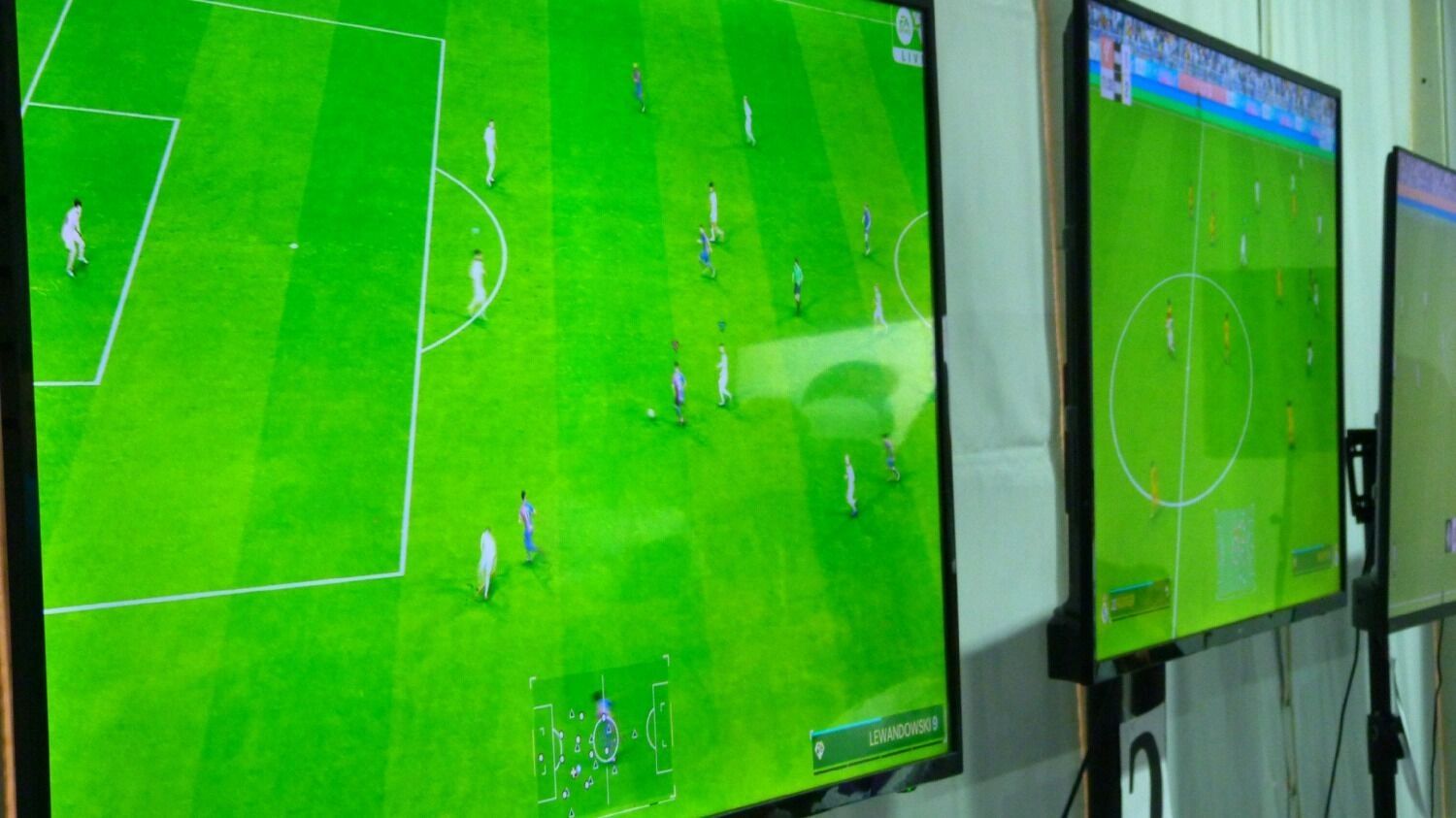 Киберспортивный турнир на фестивале ТриЧетыре