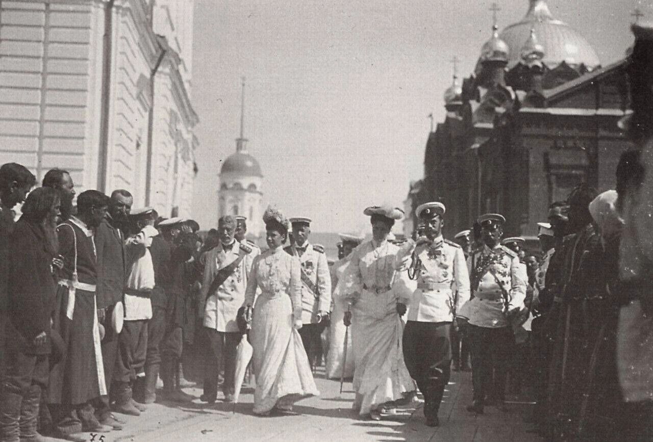 Визит царской семьи в Саров