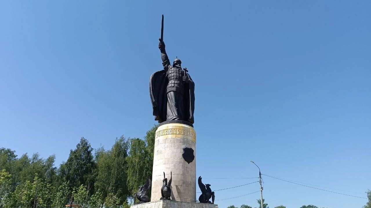 Памятник Илье Муромцу в Муроме