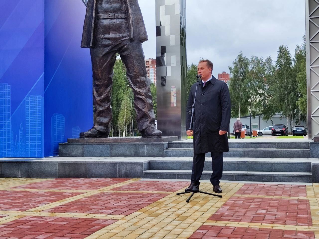 Глава Сургута присоединился к поздравлениям