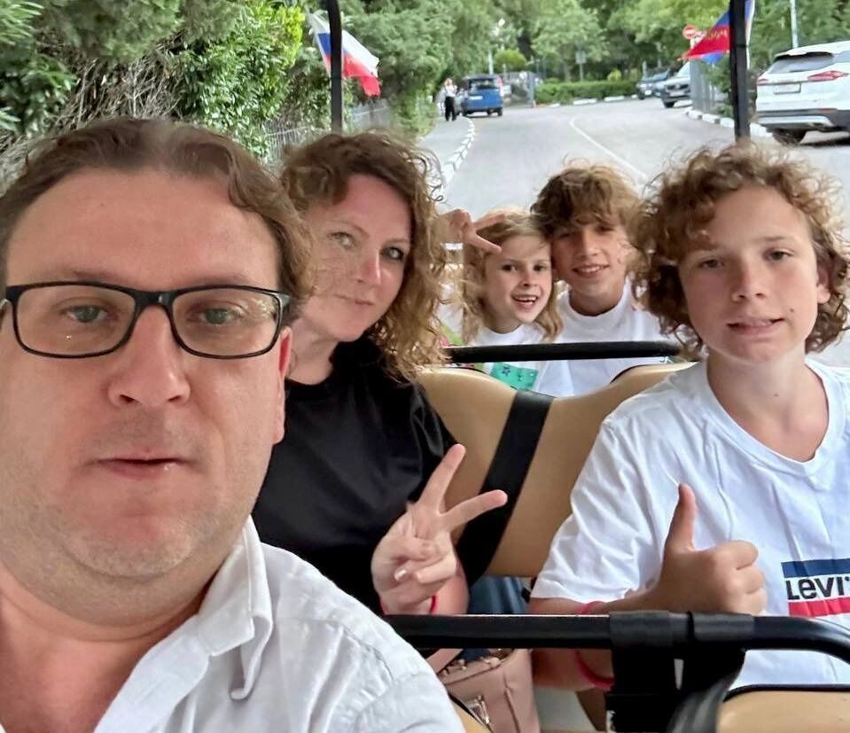 Досаев растит с женой троих детей