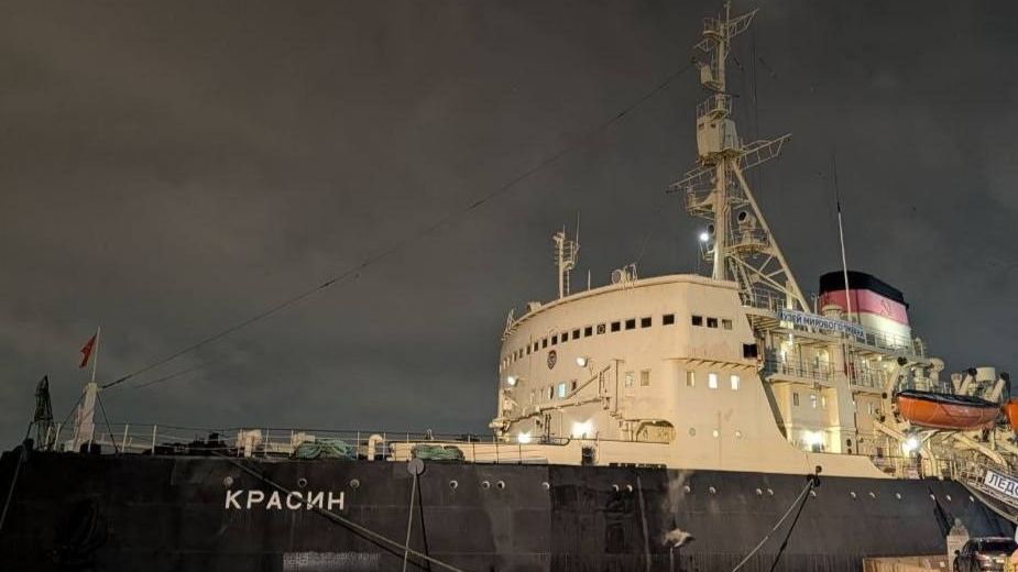 Ледокол «Красин» приглашает на выставку, посвященную Майе Плисецкой