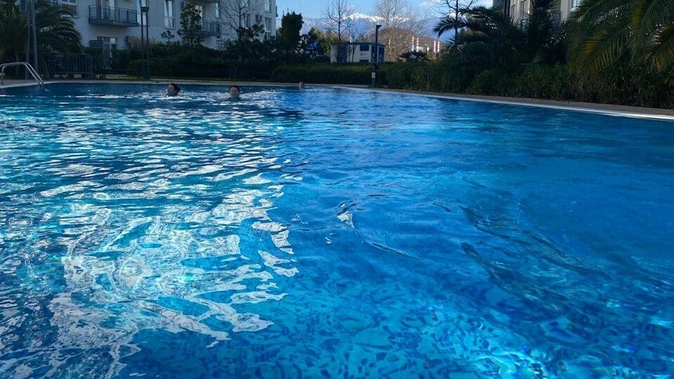 В Сочи осенью море уже прохладное, но многие отели располагают бассейнами с подогревом