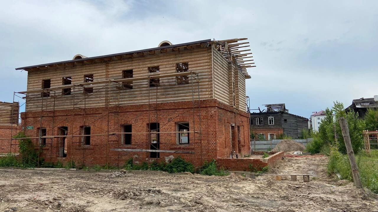 Сегодня рабочие активно трудятся на&nbsp;территории