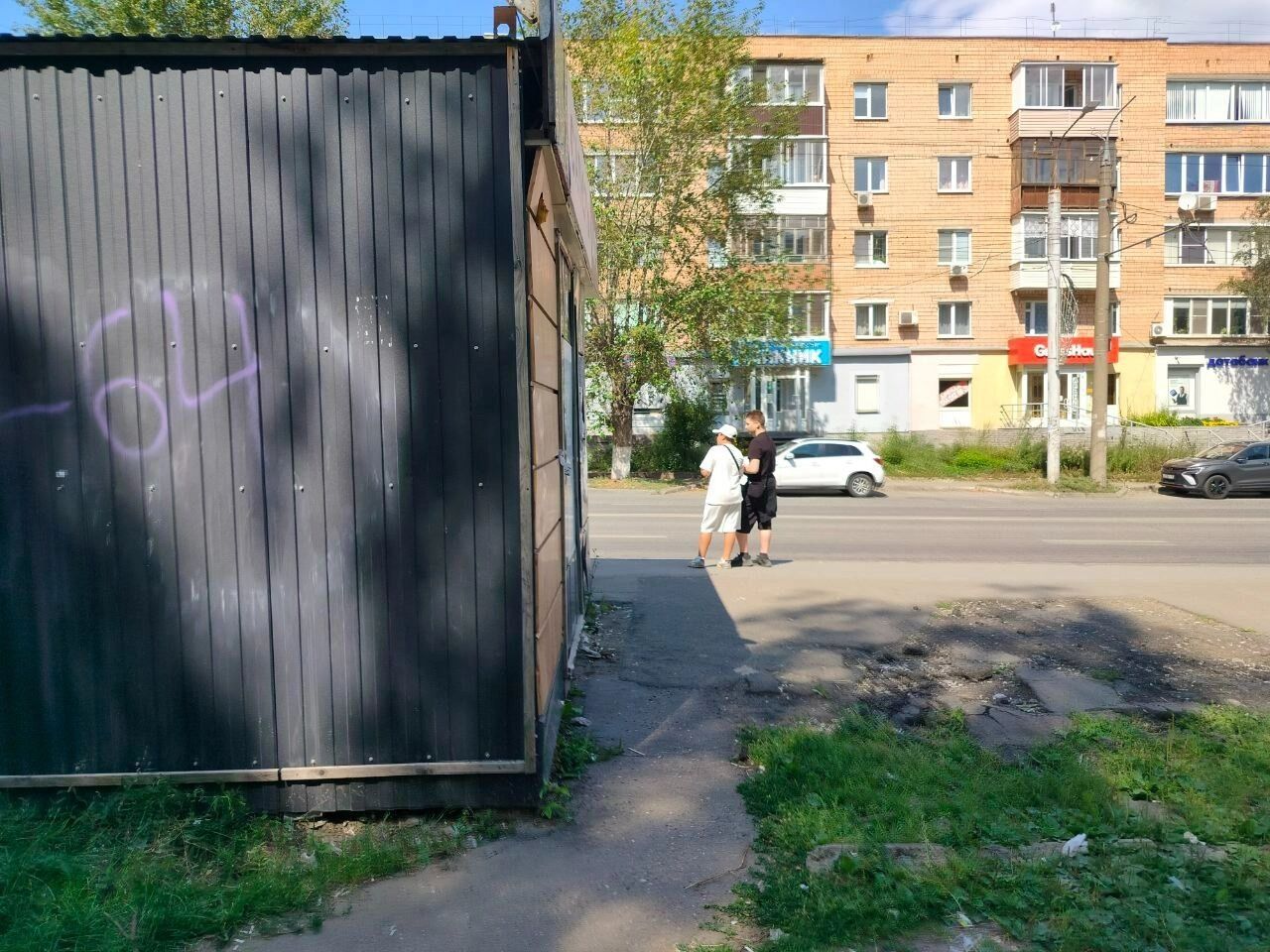 Остановка «Селтинская» после уборки