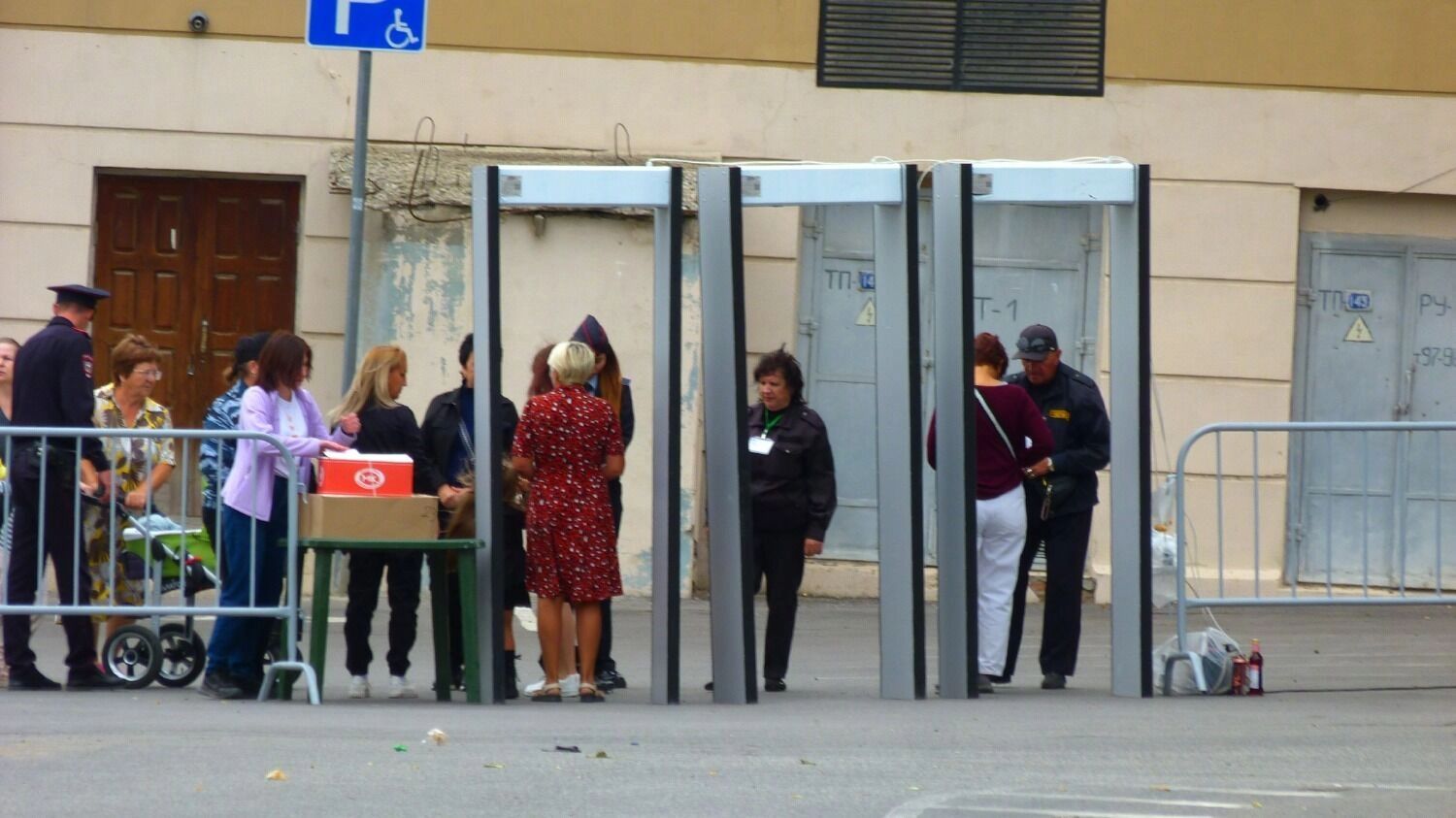 Служба безопасности на фестивале ТриЧетыре