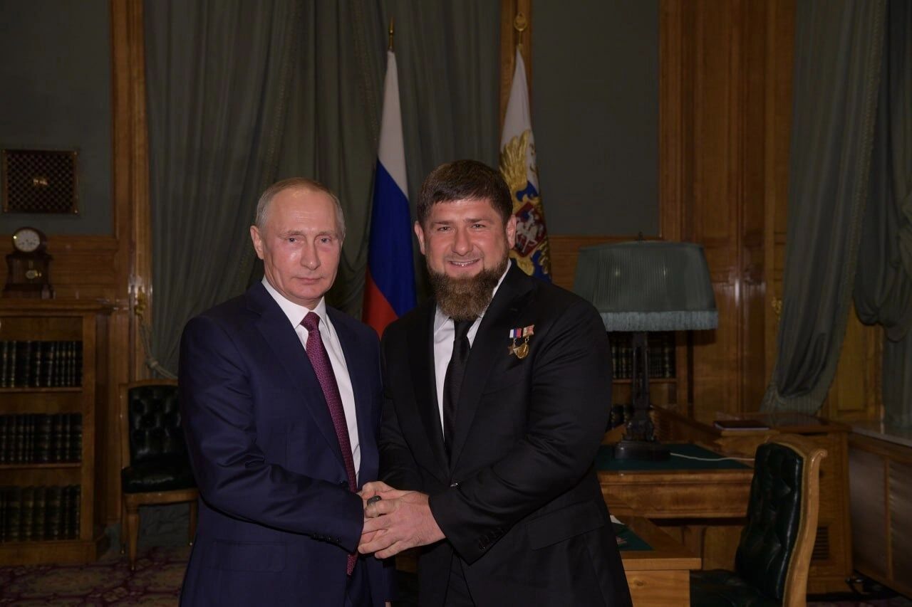 Несмотря на поддержку Кремля, Рамзан Кадыров периодически попадает в скандалы