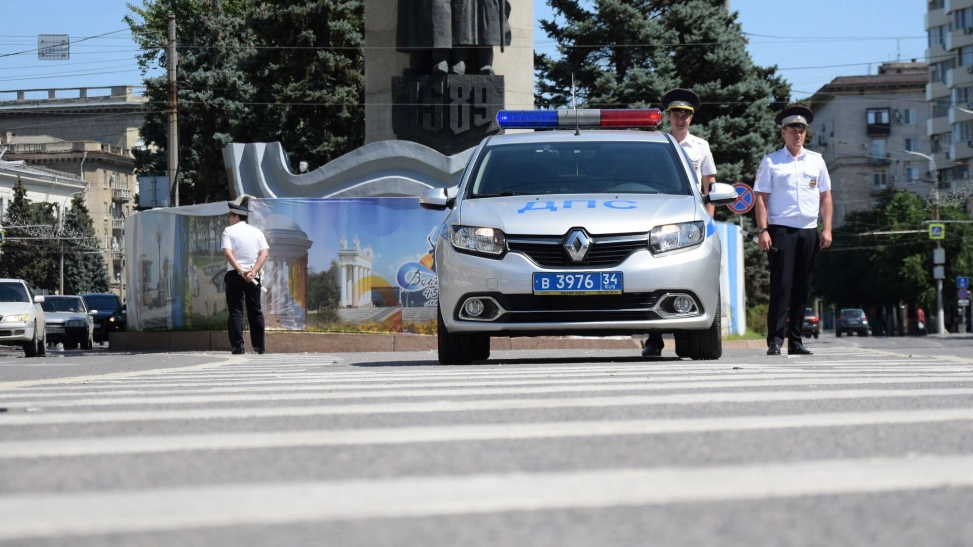Белая мгла, экстремальный дрифт и ДТП в центре Волгограда