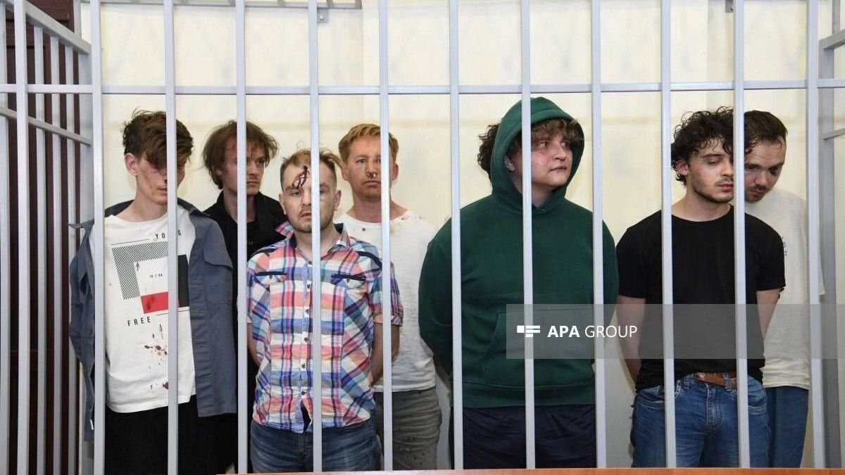 В Баку задержали и избили российских айтишников и журналистов