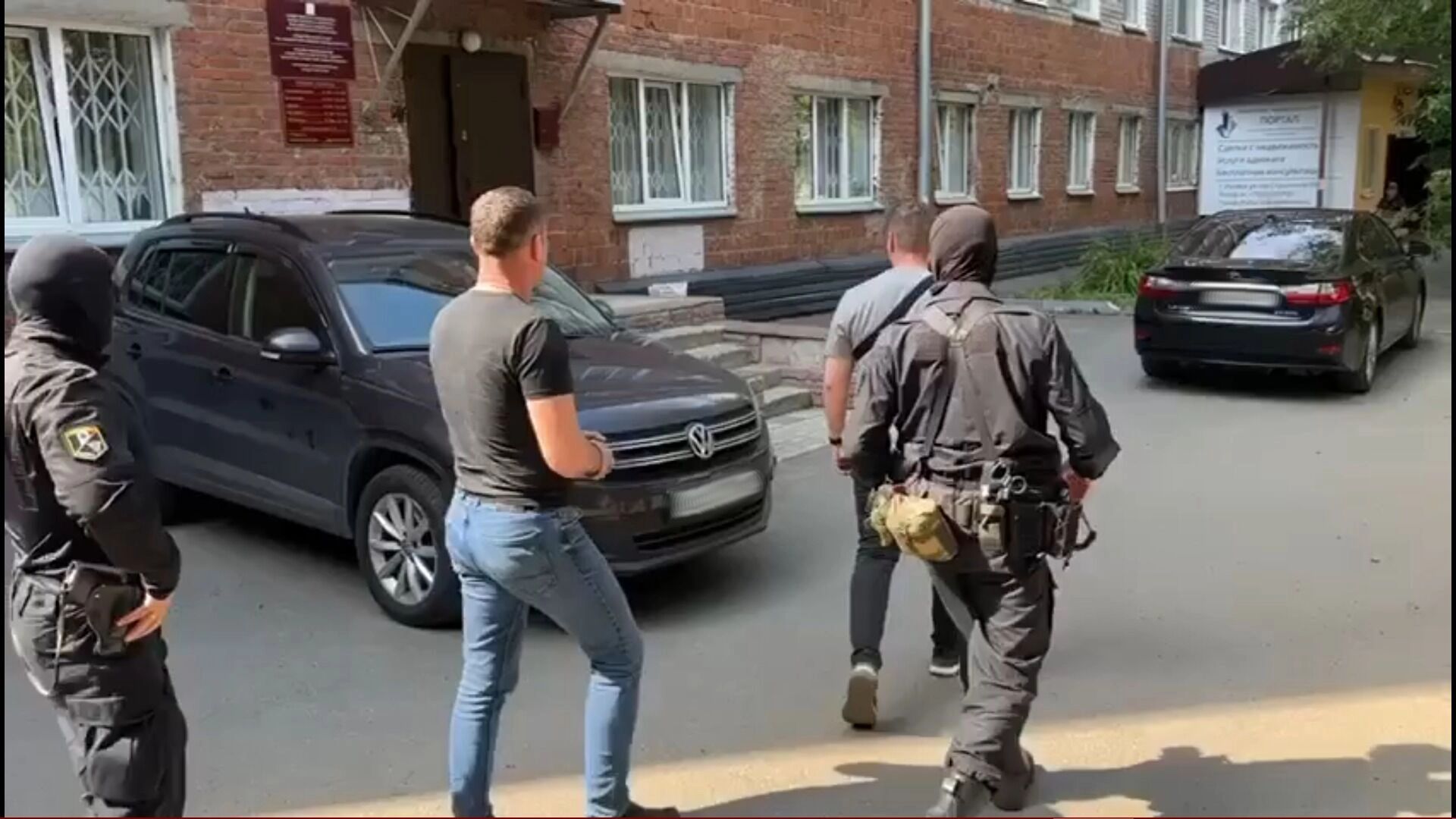 Задержание в ИжГЭТ, неготовность школ в Удмуртии и фестиваль кошек